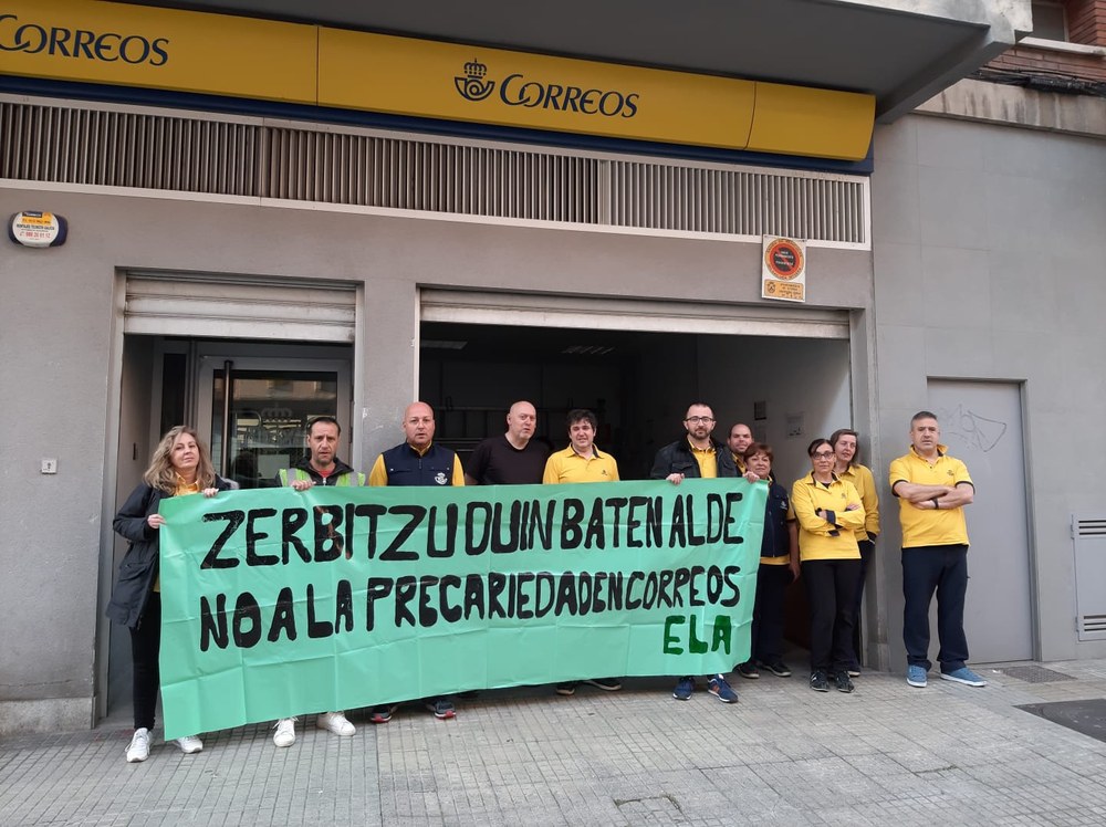 Concentración en Gasteiz en en protesta por la eventualidad y la precariedad