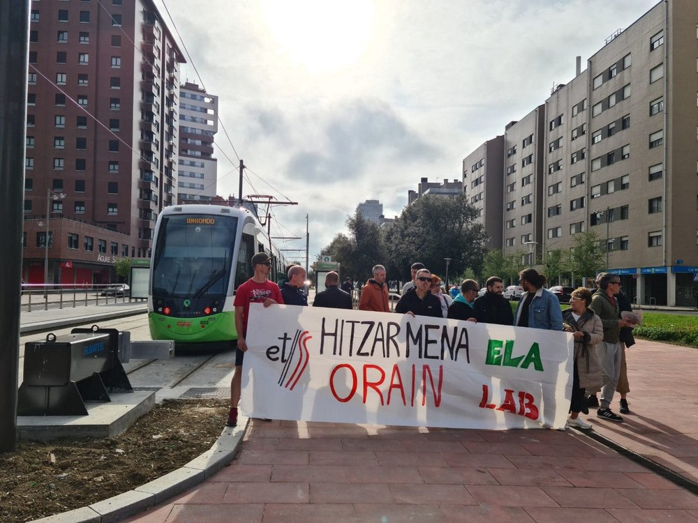 Concentración para denunciar el bloqueo de las negociaciones del convenio