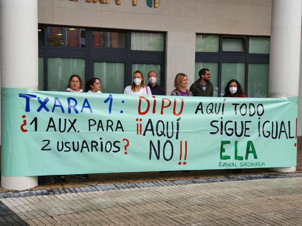 Concentraciones en las residencias Gipuzkoa para exigir unos ratios dignos