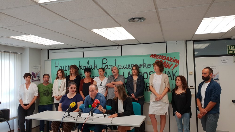 El personal de gestión de Haurreskolak denuncia el deterioro de sus condiciones laborales