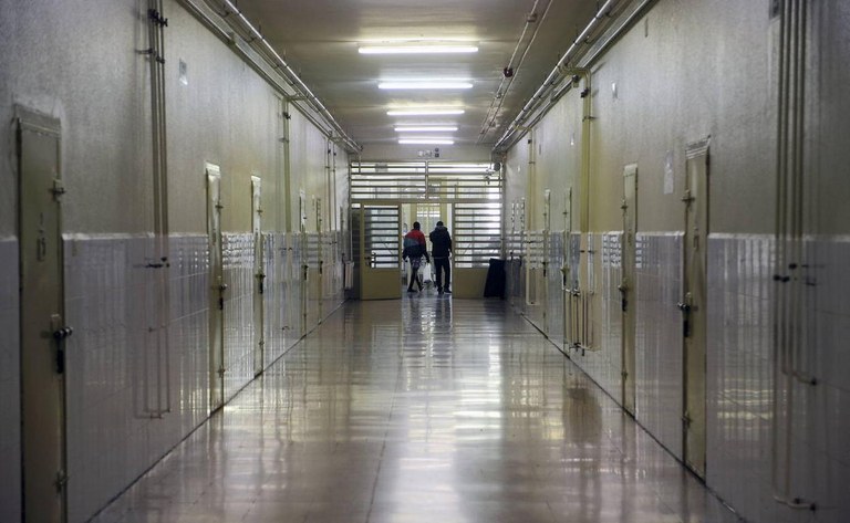 ELA denuncia que el Gobierno Vasco quiere imponer salarios más bajos mientras aumenta la jornada anual