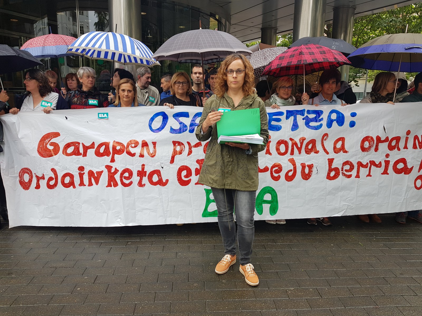 ELA solicita en el Juzgado de Gasteiz la ejecución forzosa de la sentencia sobre el Desarrollo Profesional y que obligue a Osakidetza a pagar los atrasos ELA solicita en el Juzgado de Gasteiz la ejecución forzosa de la sentencia sobre el Desarrollo Profesional y que obligue a Osakidetza a pagar los atrasos