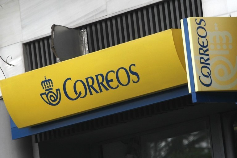 ELA y confederaciones intersindicales se concentran contra la degradación del servicio