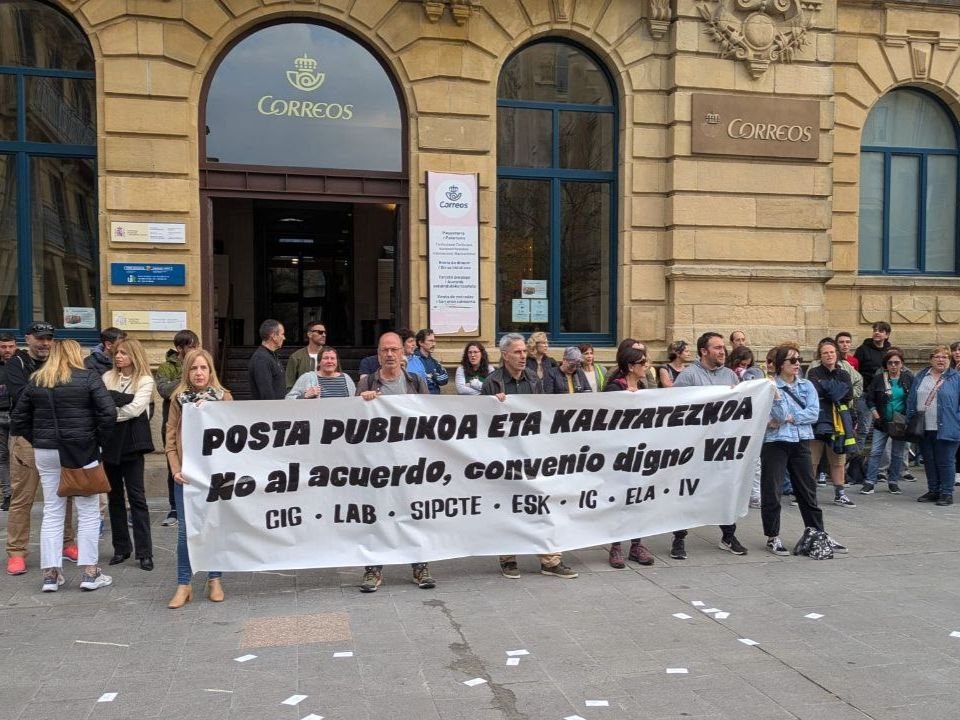ELA y confederaciones se concentran contra la degradación del servicio