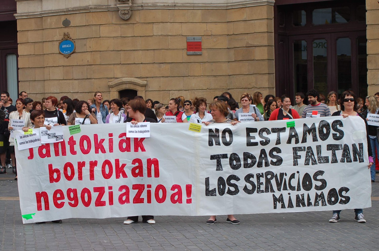 En el conflicto de comedores escolares los únicos responsables son la patronal y el gobierno vasco