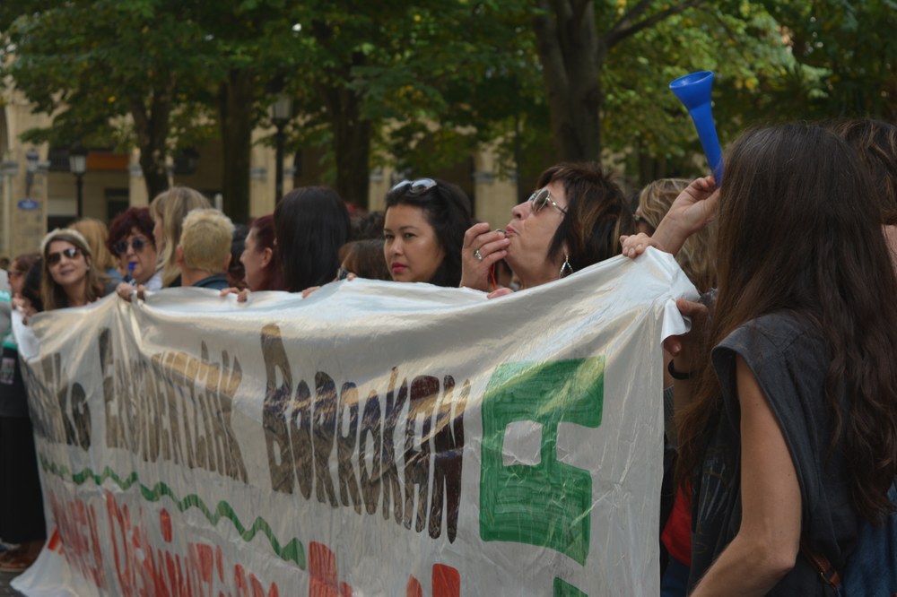 Imágenes del primer día de huelga de #erresidentziakborrokan