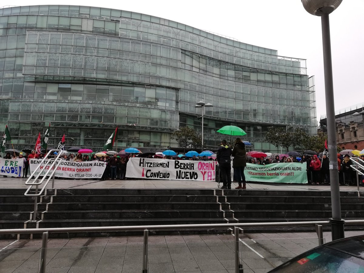 La Consejera de Educación Cristina Uriarte trata de eludir su responsabilidad en el conflicto de los centros de Iniciativa Social