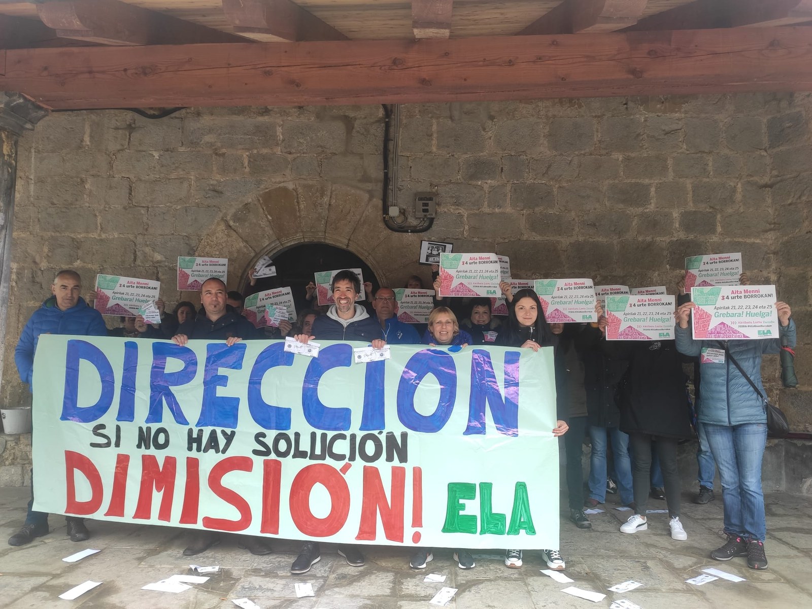 La plantilla del hospital Aita Menni y de los centros exteriores retoman la huelga La plantilla del hospital Aita Menni y de los centros exteriores retoman la huelga