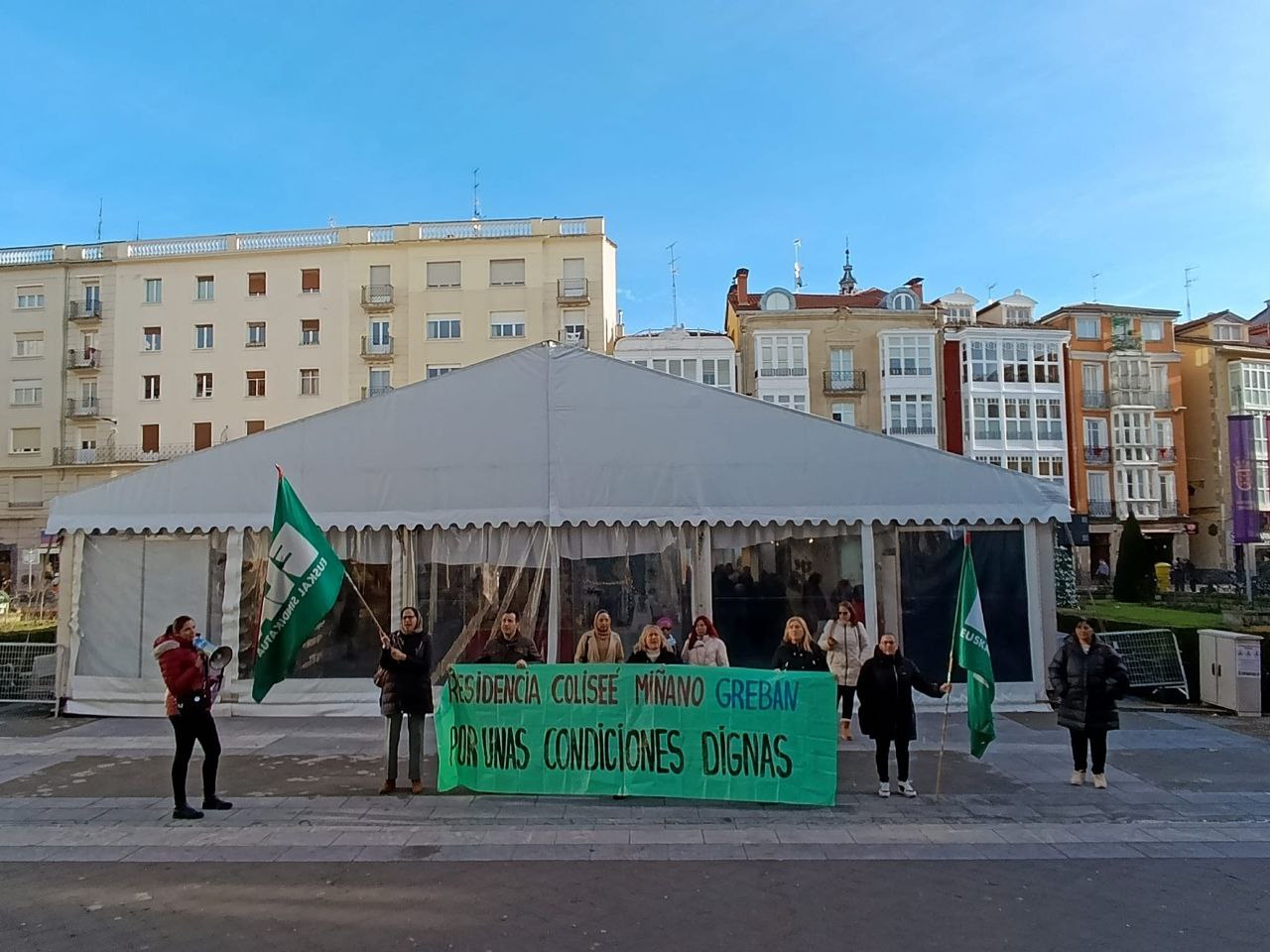 La plantilla vuelve a la huelga para seguir reclamando las mejoras que prometió la empresa a principios de año La plantilla vuelve a la huelga para seguir reclamando las mejoras que prometió la empresa a principios de año