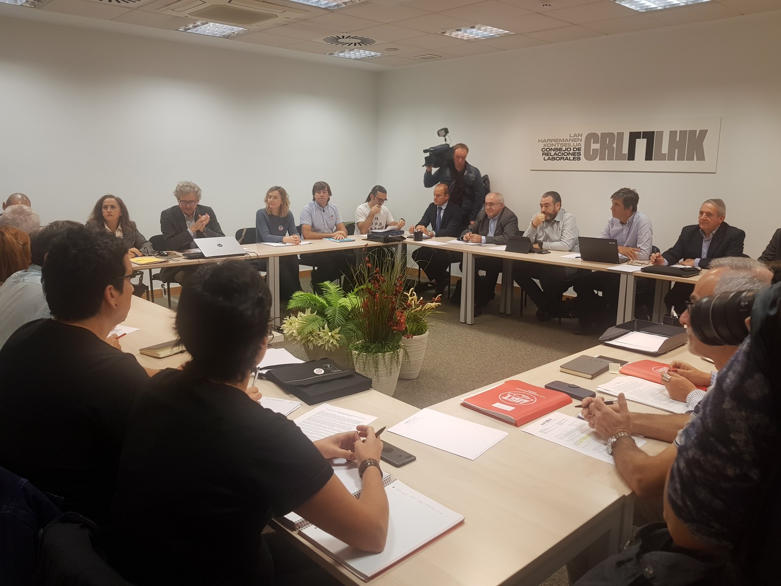 Las patronales y Educación han aceptado el procedimiento de diálogo propuesto por los sindicatos para dar una salida al conflicto de los centros de Iniciativa Social