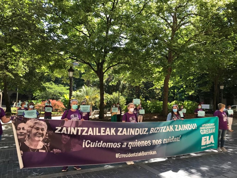 Las trabajadoras de las residencias de Gipuzkoa retoman las movilizaciones tras aplazar la huelga de 243 días por el coronavirus