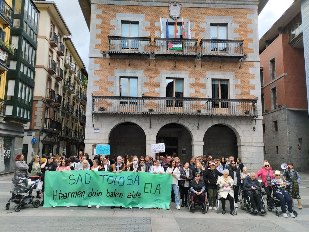Las trabajadoras, que cobran un 25% menos que sus compañeras de Ordizia y Beasain, comienzan movilizaciones