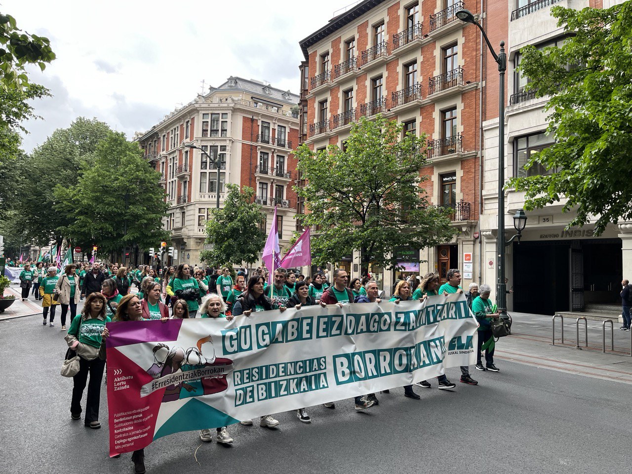 Mitxel Lakuntza: “Los cuidados tienen que dejar de ser un negocio en el que se precariza y se explota a las mujeres” Mitxel Lakuntza: “Los cuidados tienen que dejar de ser un negocio en el que se precariza y se explota a las mujeres”