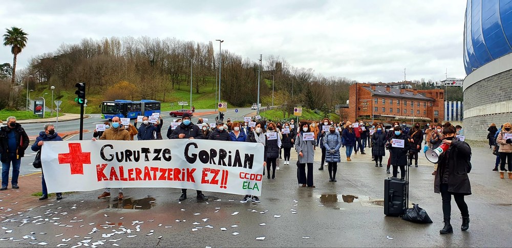 Movilizaciones contra los 8 despidos en Cruz Roja de Gipuzkoa