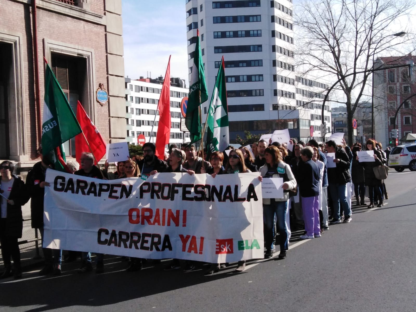 Osakidetza no ha cumplido su compromiso de empezar a abonar el complemento de desarrollo profesional