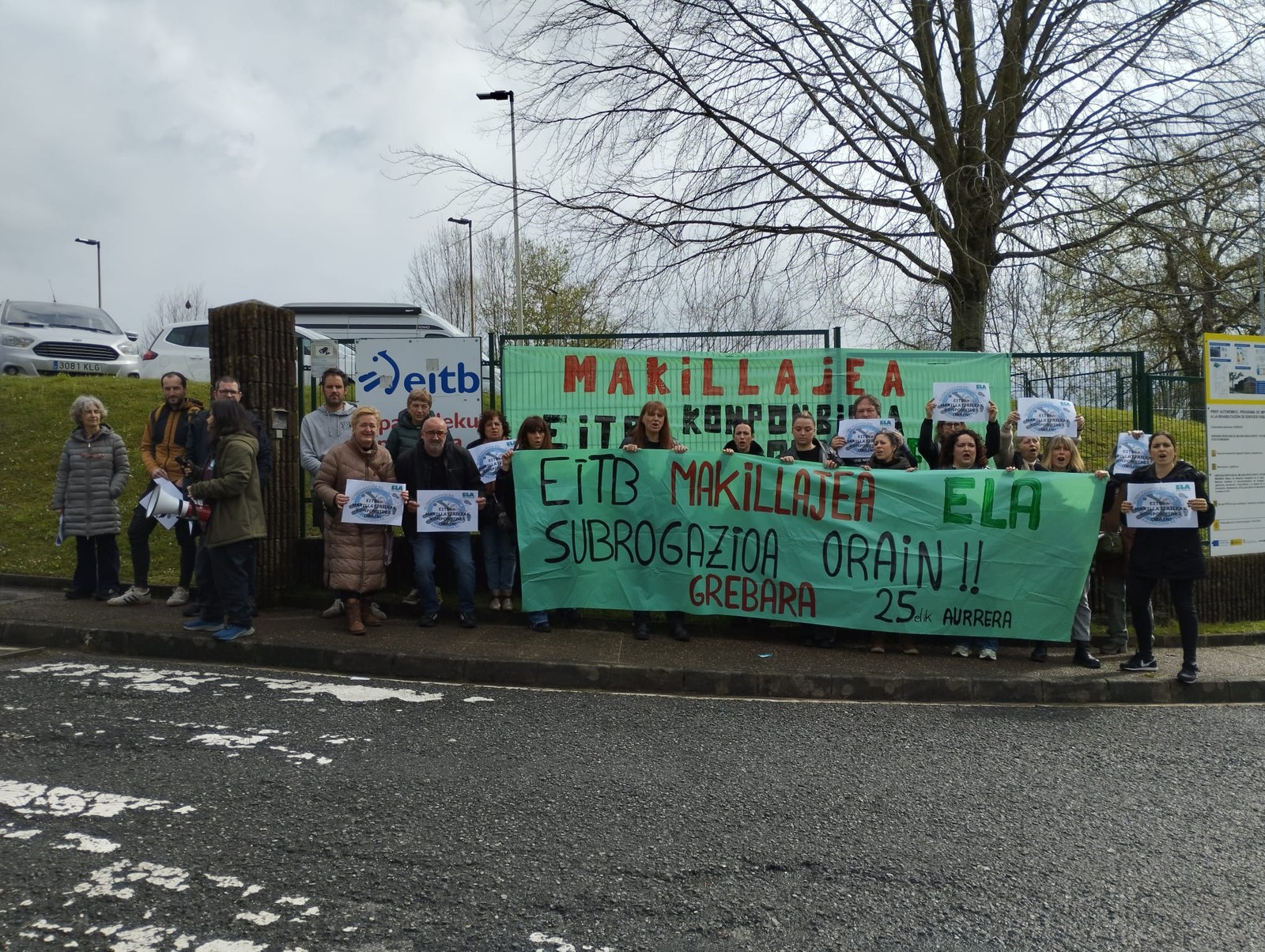 Seguimiento total en la primera jornada de huelga de maquilladoras y peluqueras