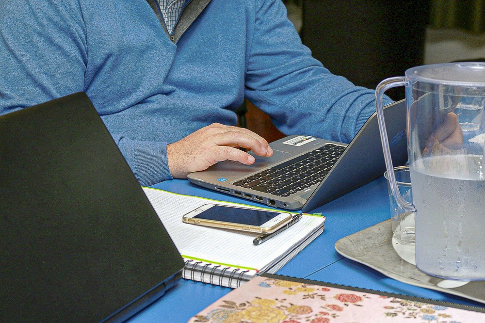 Sigue adelante el decreto del teletrabajo, sin el apoyo de los sindicatos del Consejo Vasco