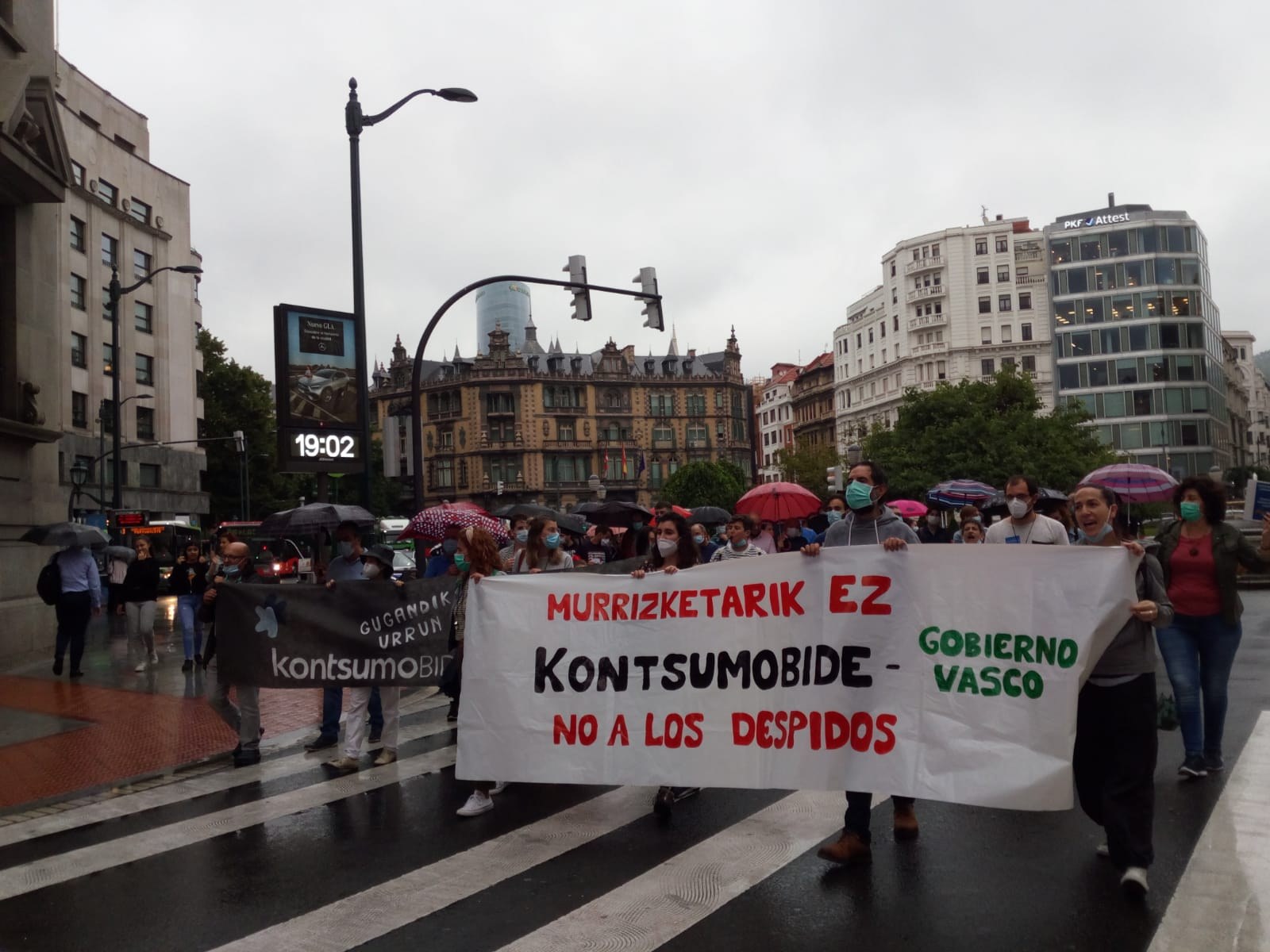 Tras una semana de huelga Kontsumobide se compromete a mantener el servicio de formación y los 13 puestos de trabajo que pretendía recortar