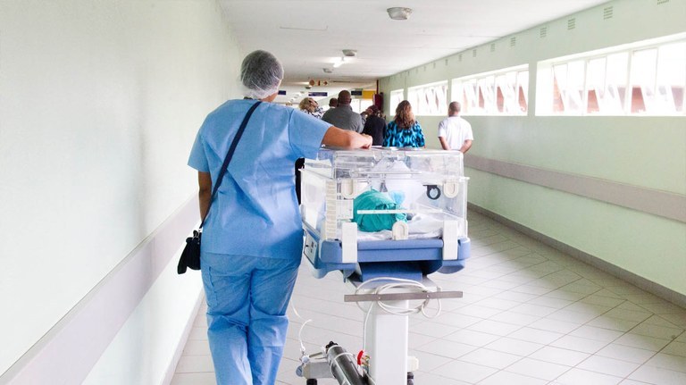 El fallecimiento por Coronavirus de una enfermera de Osakidetza evidencia la necesidad de garantizar la seguridad de la plantilla