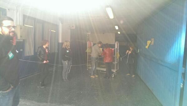 Encadenados contra la privatización del servicio de lavandería del Hospital Santiago Encadenados contra la privatización del servicio de lavandería del Hospital Santiago