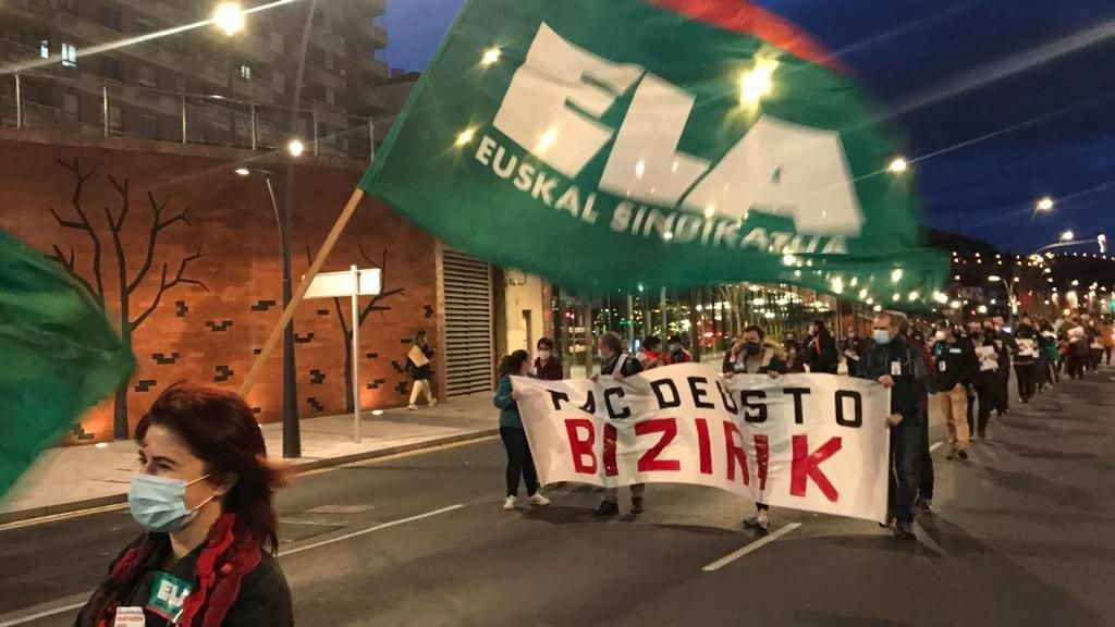 SATSE, ELA, LAB, CCOO, UGT y ESK denuncian en Bilbao, Donostia y Gasteiz la grave situación que atraviesa Osakidetza SATSE, ELA, LAB, CCOO, UGT y ESK denuncian en Bilbao, Donostia y Gasteiz la grave situación que atraviesa Osakidetza