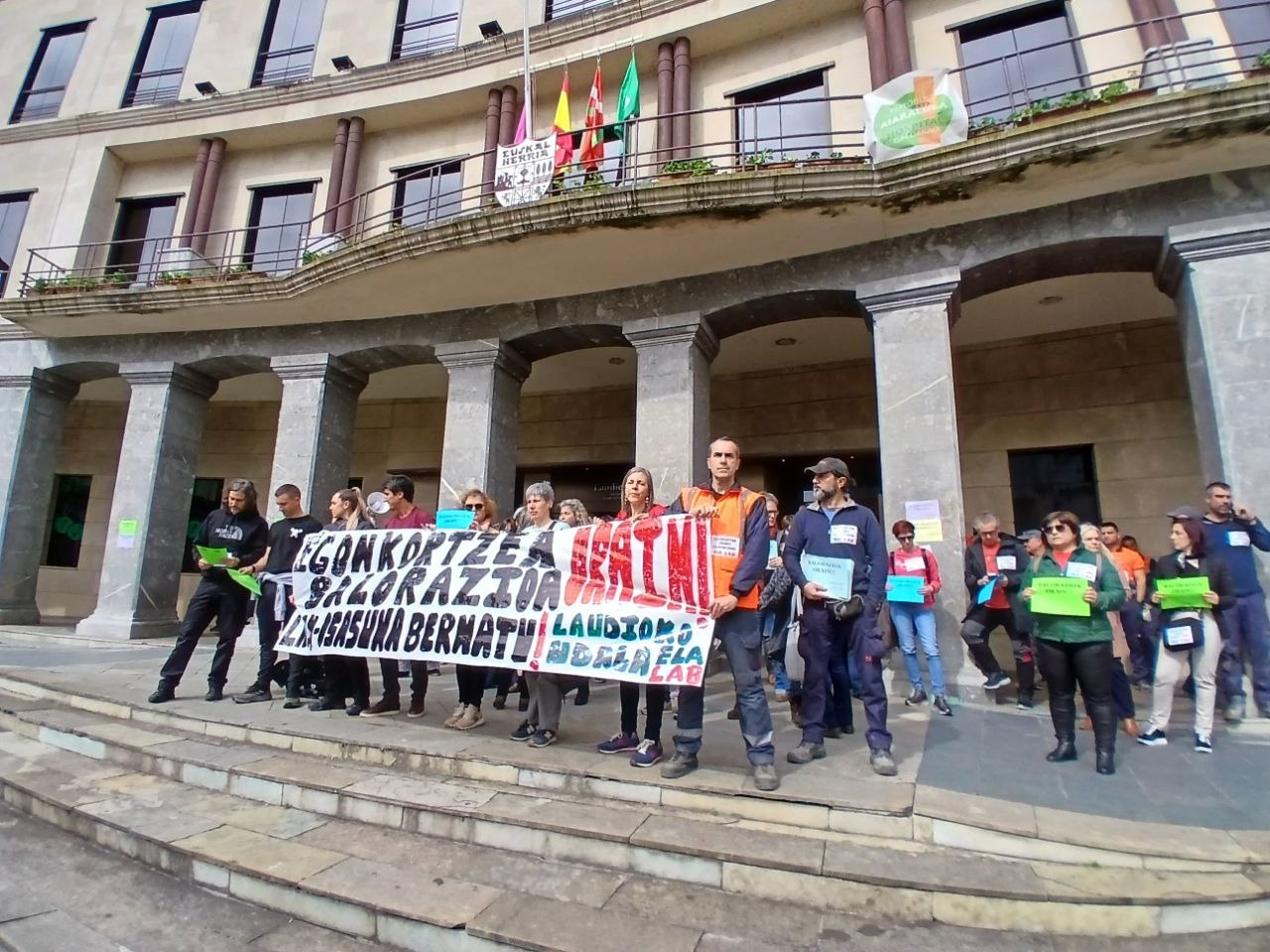 Concentración para denunciar las condiciones laborales