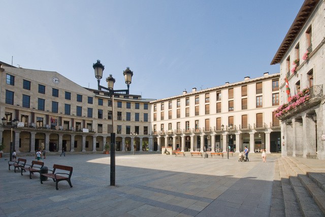 El Ayuntamiento anuncia la posibilidad de despedir a los 6 trabajadores de la empresa Estacionamientos y Servicios