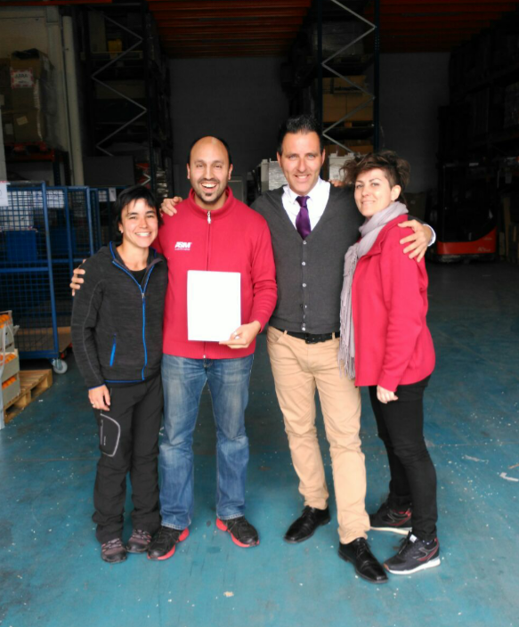 Los trabajadores de la empresa TOUR Mensajeros Vizcaya han firmado su primer Convenio de Empresa. Los trabajadores de la empresa TOUR Mensajeros Vizcaya han firmado su primer Convenio de Empresa.