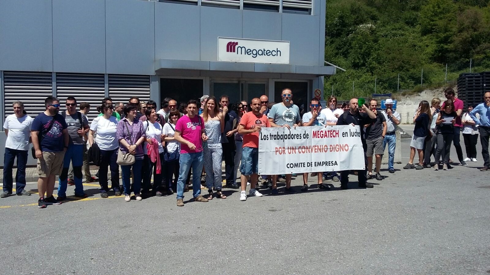 Los trabajadores de Megatech Amurrio inician movilizaciones en defensa de su condiciones de trabajo.