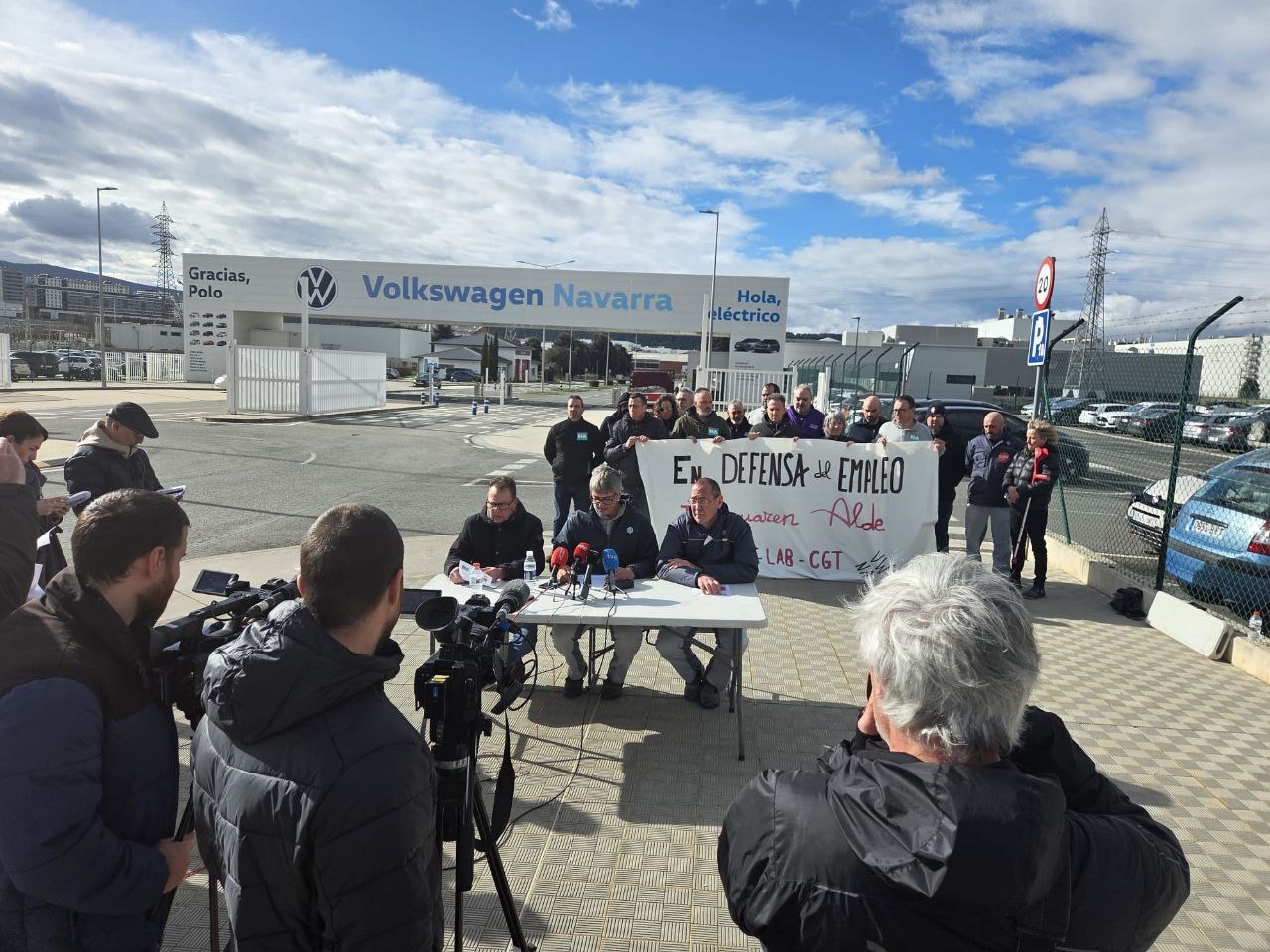 Denuncian que la dirección amenaza con presentar un ERE