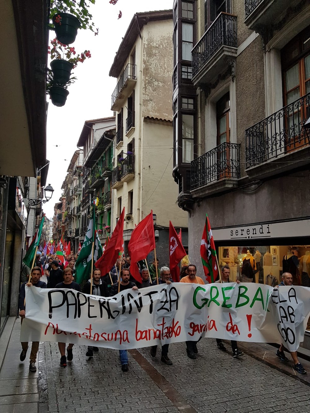 El 90% de los trabajadores del sector del Papel de Gipuzkoa secundan la segunda jornada de huelga