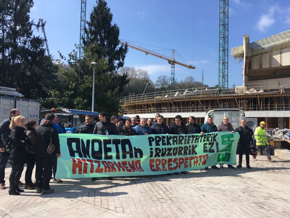 ELA denuncia la precariedad laboral en la remodelación del Estadio de Anoeta