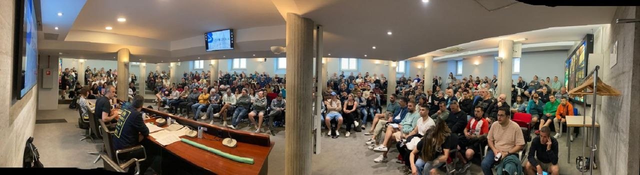 La asamblea decide iniciar contactos con el resto de sindicatos en las negociaciones del convenio