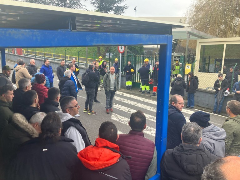La asamblea decide no recurrir el ERE