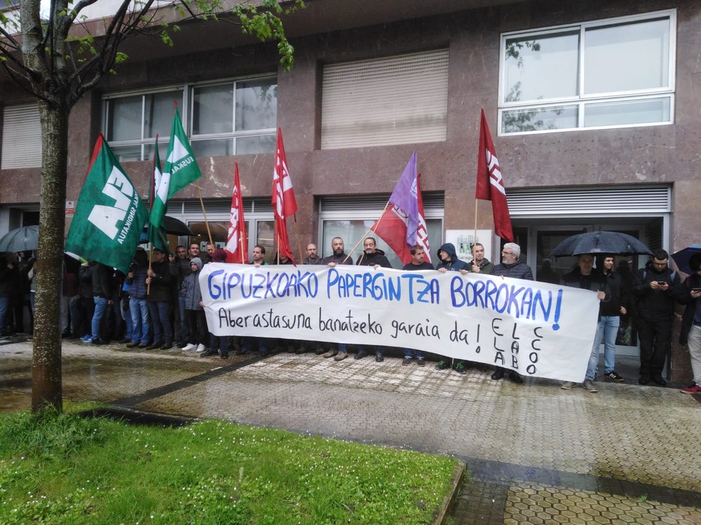 La patronal aboca al sector del papel de Gipuzkoa a la huelga