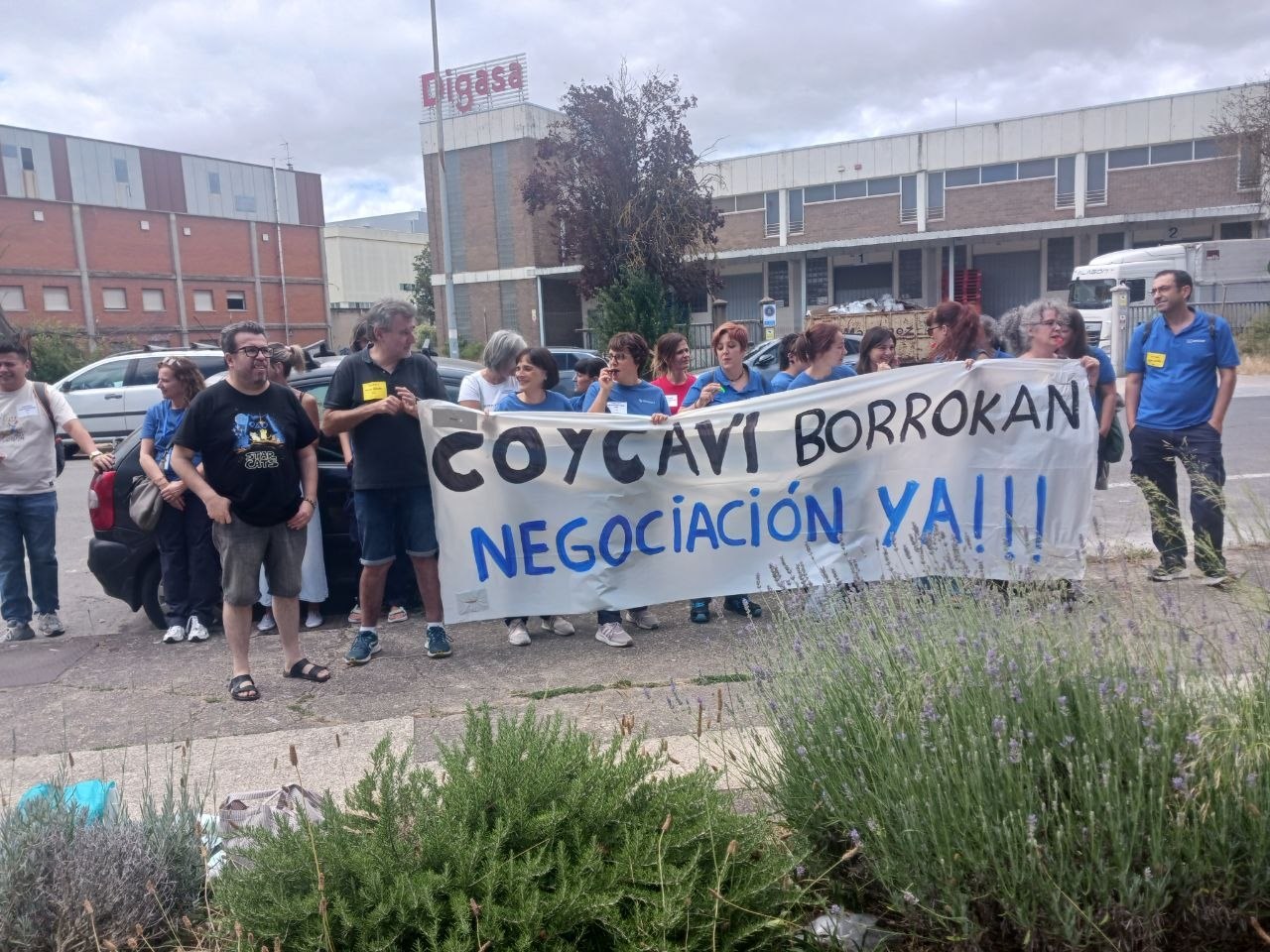 La plantilla se moviliza por una negociación real