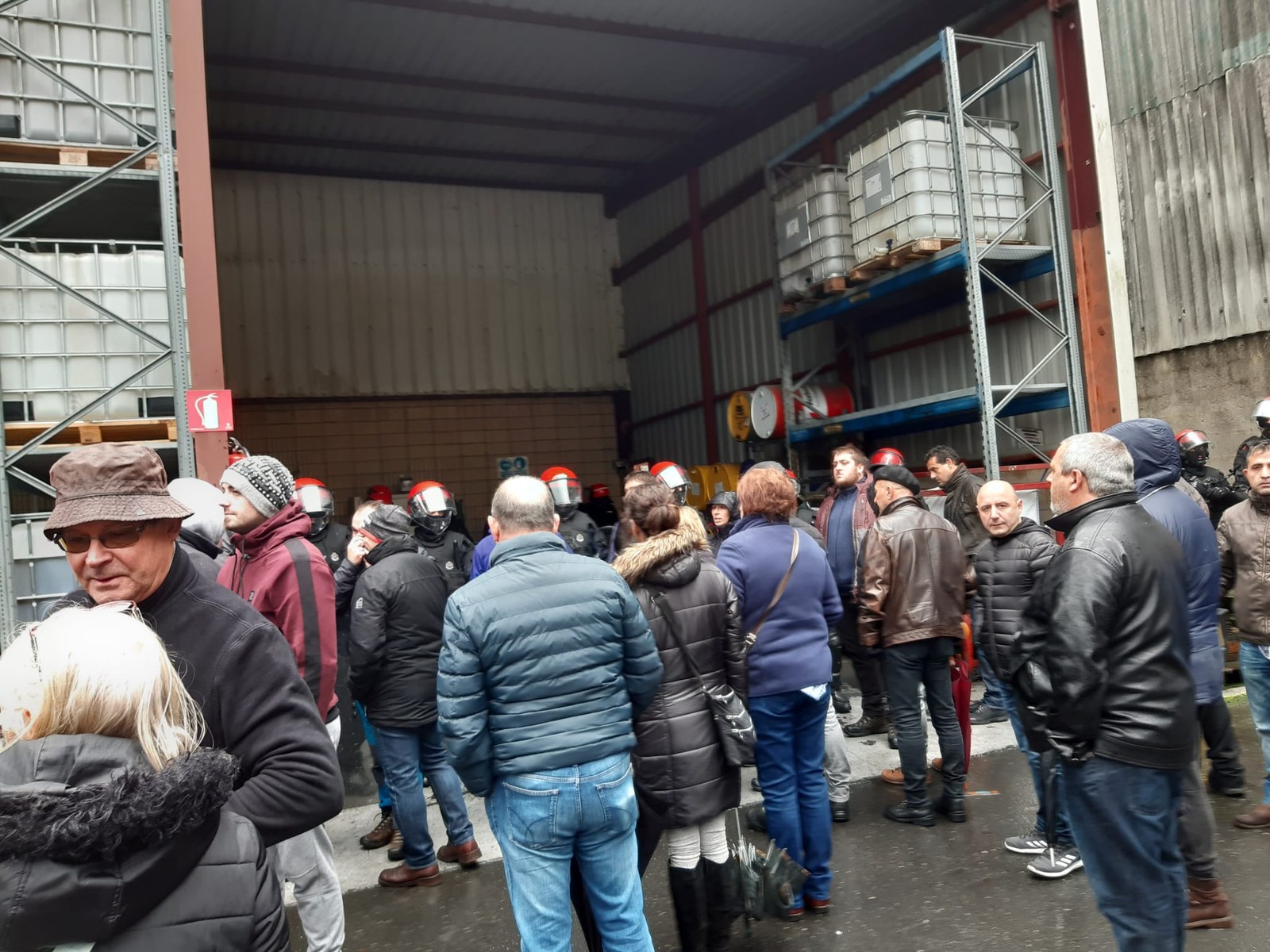 La plantilla de Araluce impide el cierre de la empresa