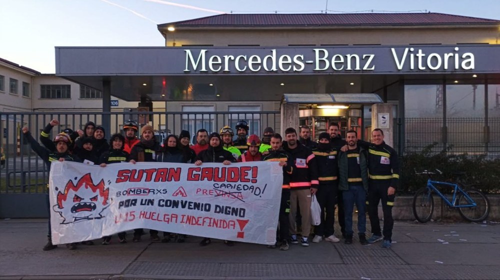 Mercedes-Benz despide a la plantilla en huelga