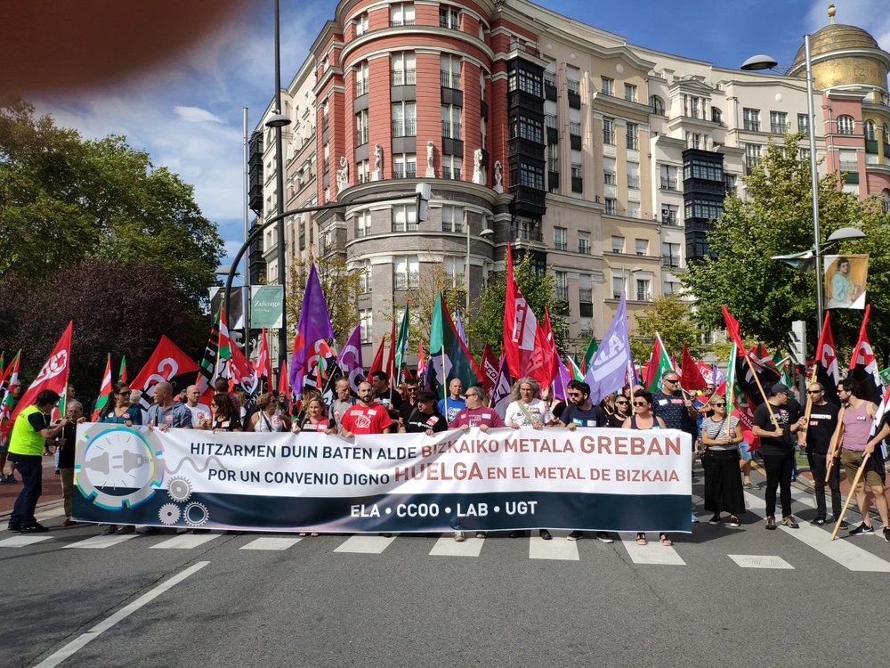 Miles de personas secundan la manifestación en defensa del convenio del metal de Bizkaia