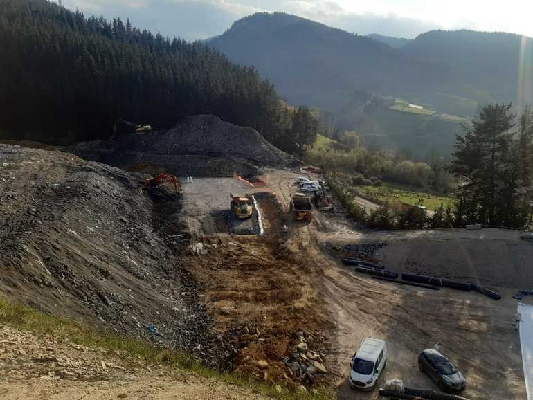 De Zaldibar a Zubieta, dando vueltas con los residuos industriales