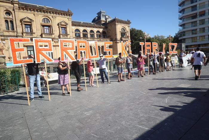 ELA se suma a la reivindicación “¡Parad la incineradora! Contamina nuestra tierra, el agua, el aire”. ELA se suma a la reivindicación “¡Parad la incineradora! Contamina nuestra tierra, el agua, el aire”.