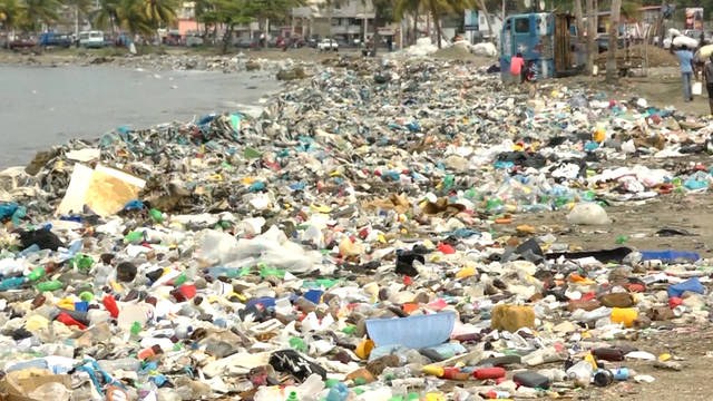 LA ONU redactará para 2024 un tratado vinculante para la limitar la contaminación de plástico