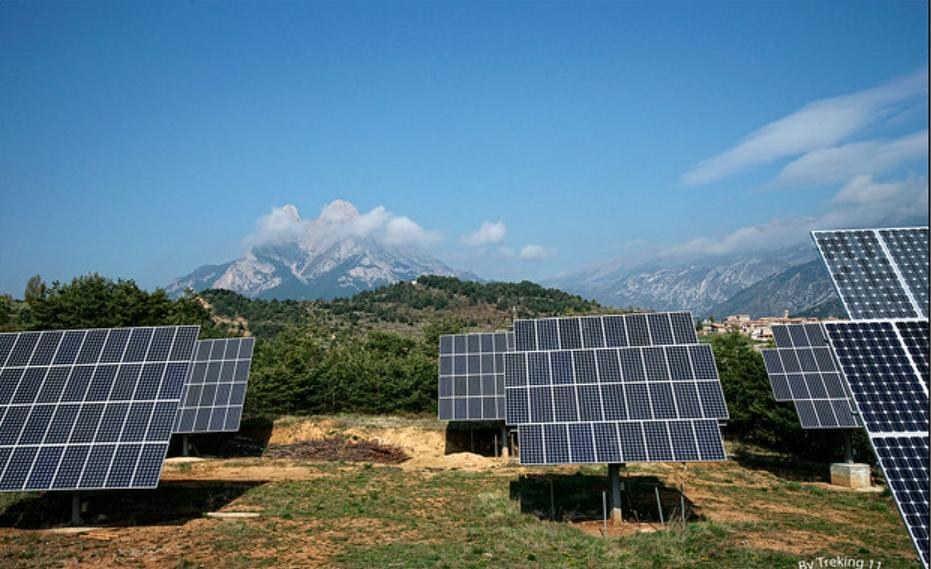 Un sistema de energía renovable distribuída es más sostenible que los grandes proyectos de energía renovable