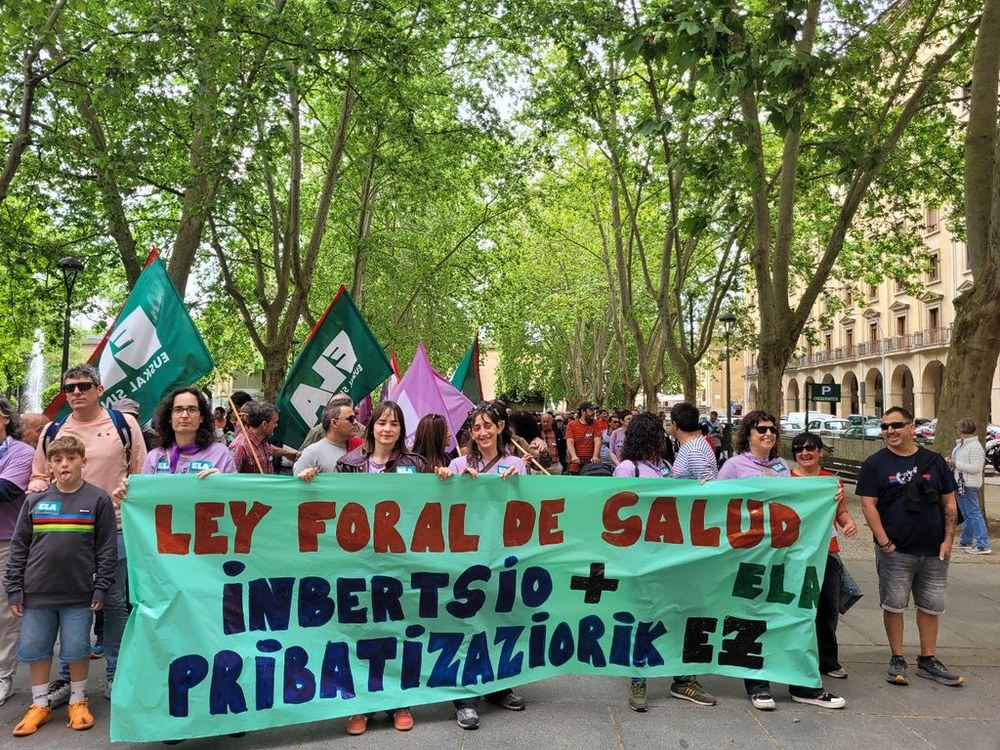 ELA exige aumentar la inversión para reducir las listas de espera y erradicar las derivaciones a la privada