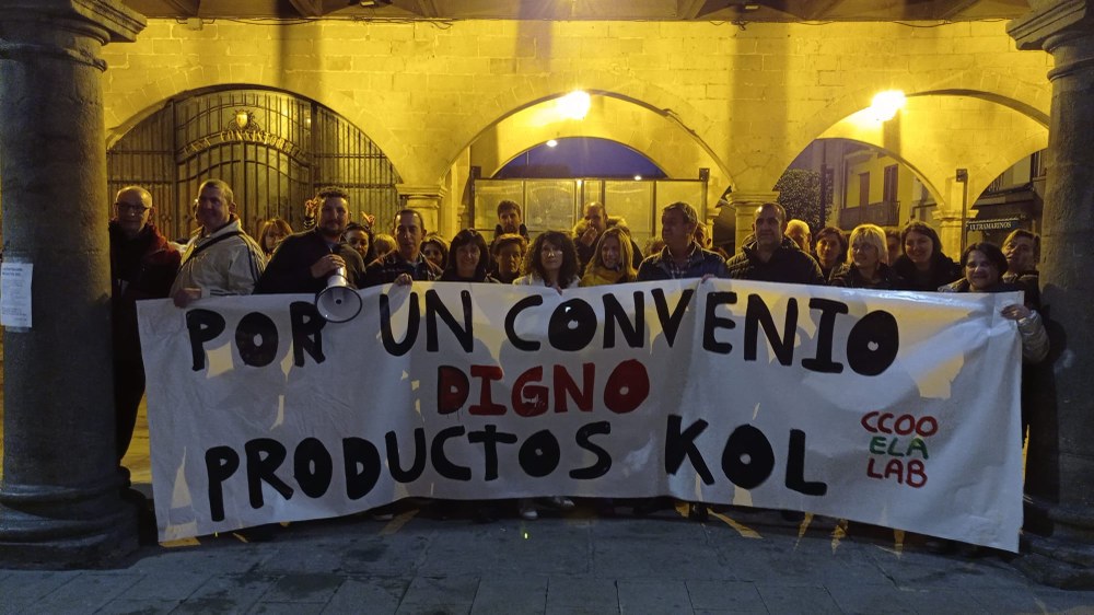 Concentración para denunciar el bloqueo de la negociación