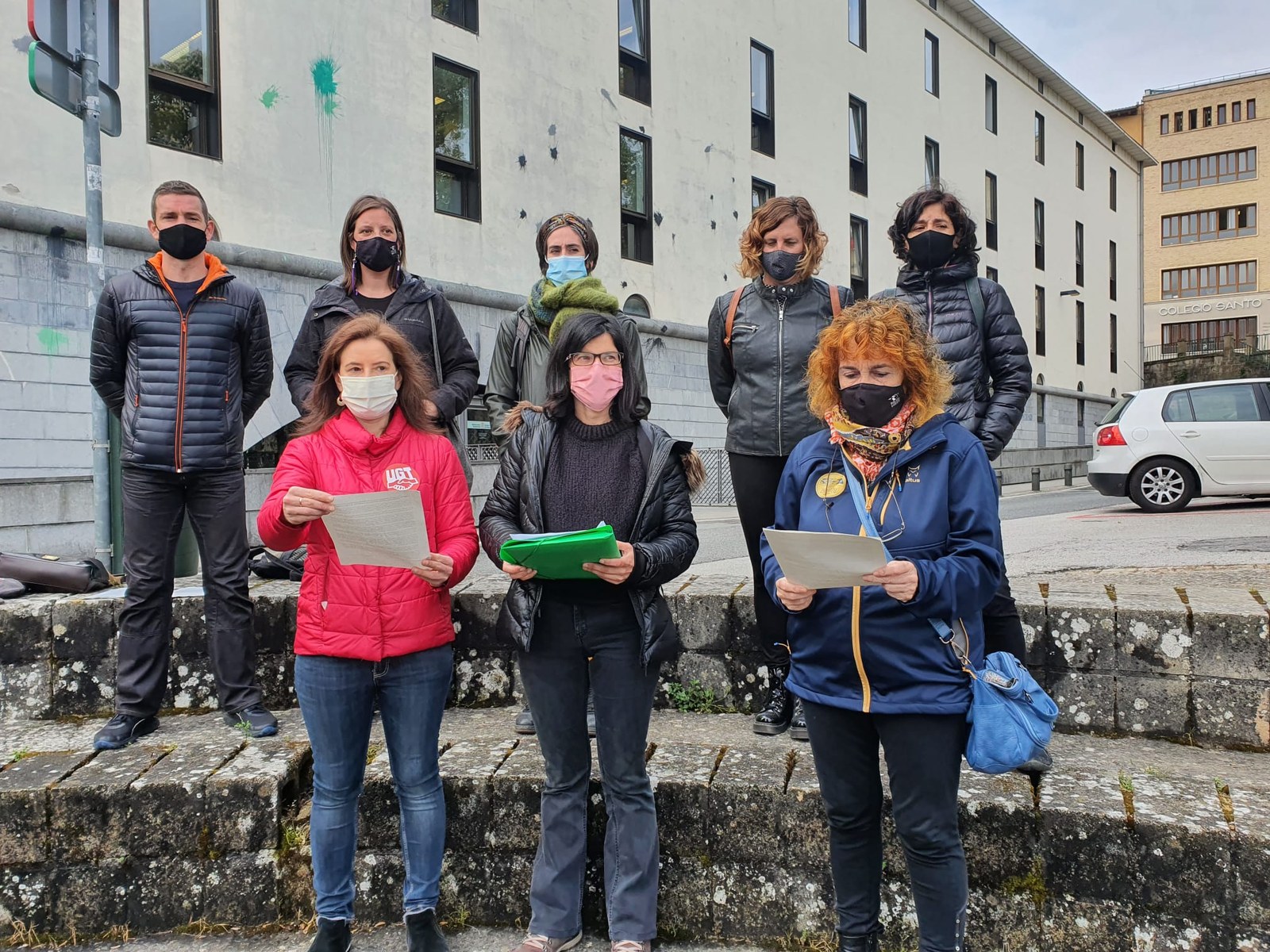 Concentración para denunciar que la exigencia de inglés en oposiciones de maestros-maestras generalistas y profesorado de áreas de secundaria, es una medida contraria a la consolidación de empleo público