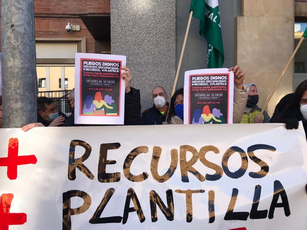 Concentración en Pamplona por un sector de atención a personas con discapacidad digno y de calidad
