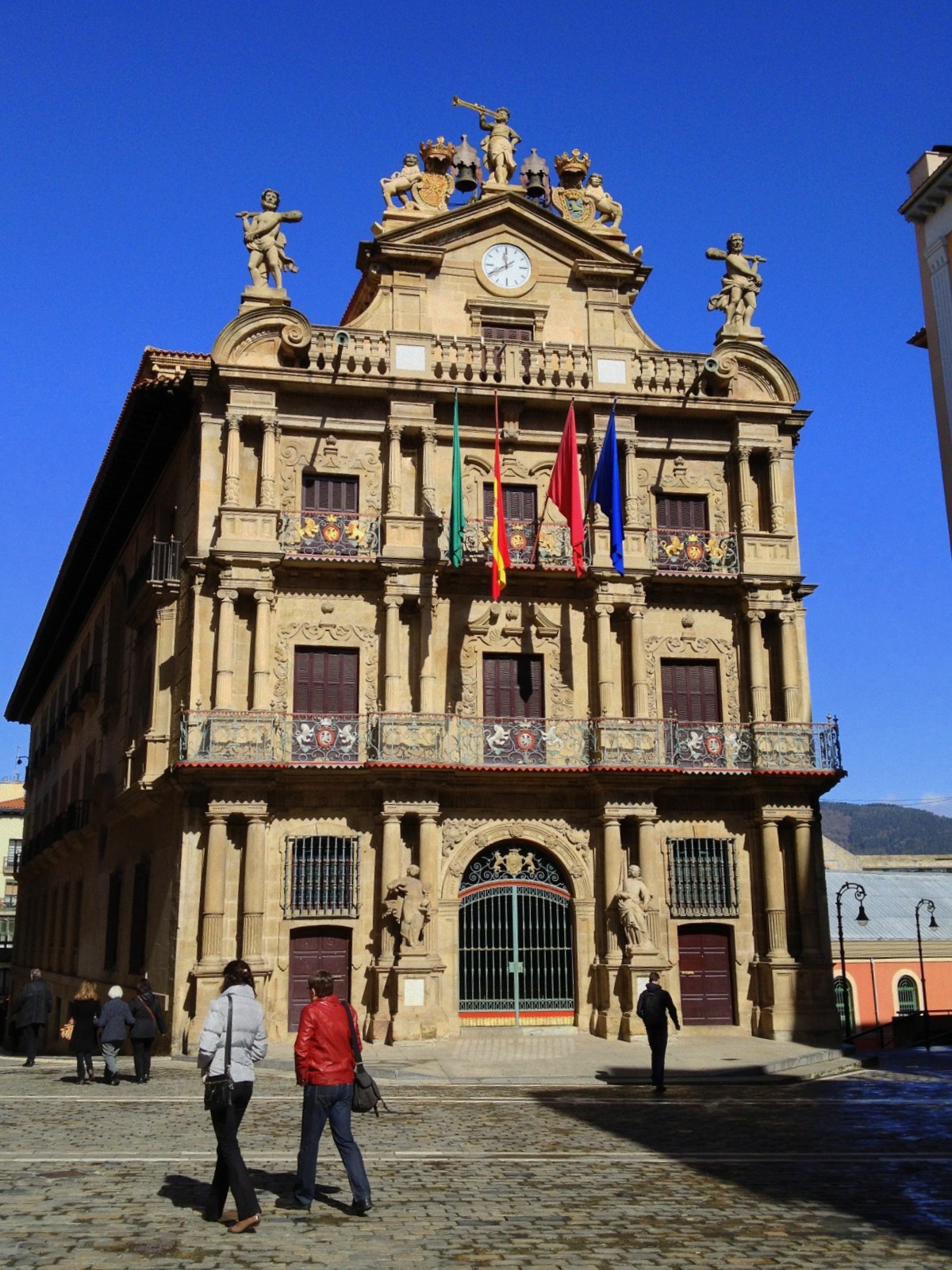 ELA denuncia el despido de 11 personas del servicio de Protección Civil del Ayuntamiento de Pamplona