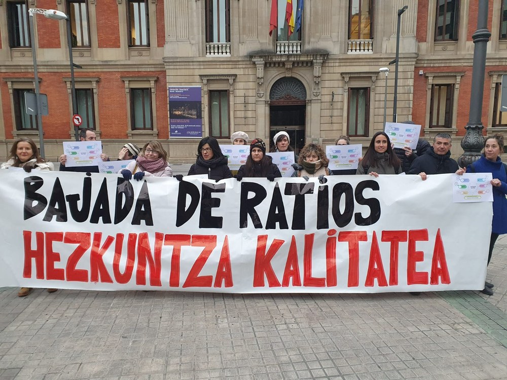 ELA pide en el Parlamento de Navarra bajar los ratios