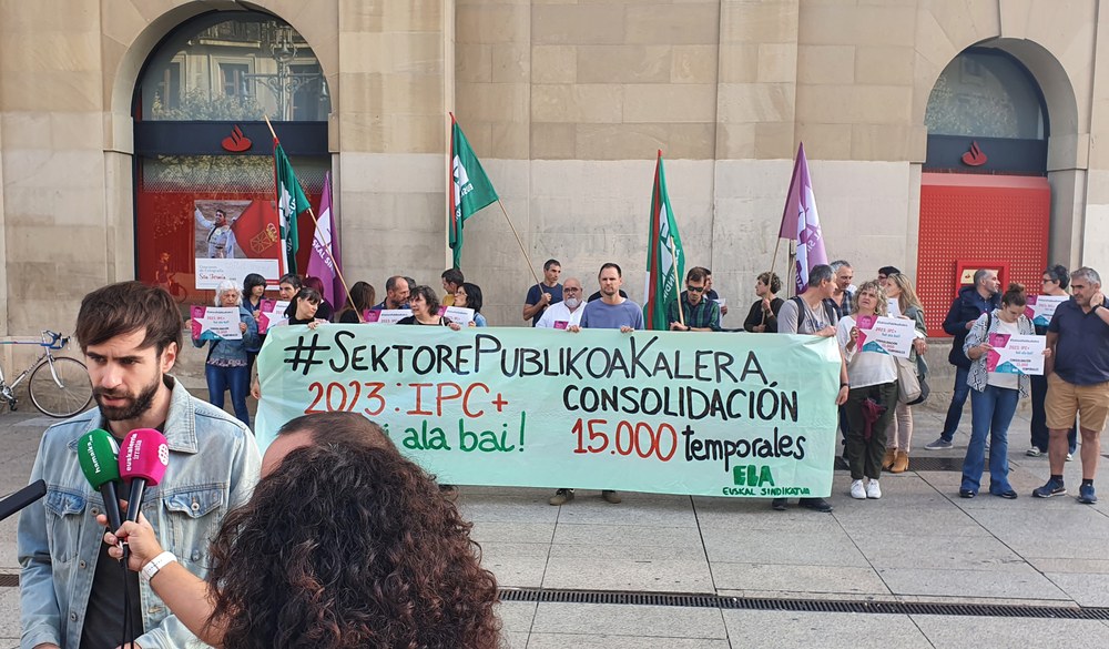 ELA se moviliza para pedir a partidos e instituciones navarras que decidan aquí las condiciones laborales del sector público